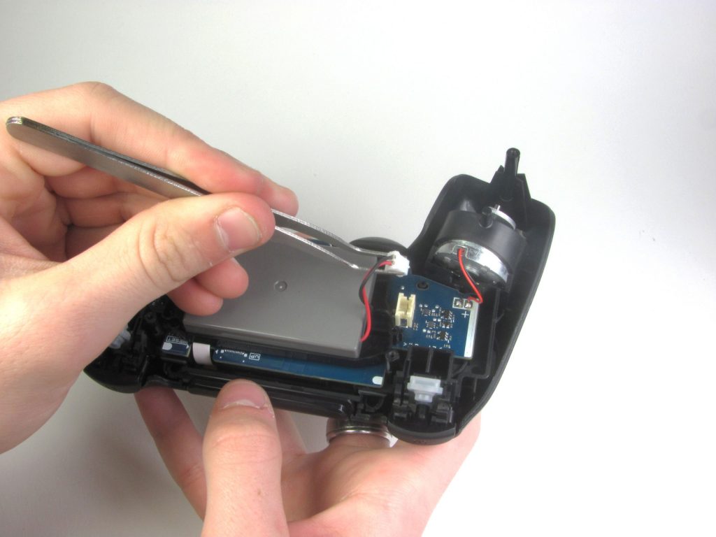 Cómo cambiar la batería del DualShock 4-11-GamersRD