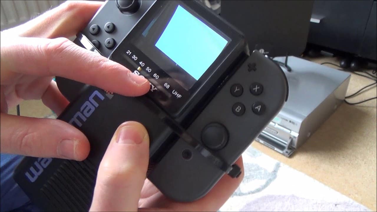 Un gamer a hackeado un Nintendo Switch para que trabaje con un viejo Sony Watchman