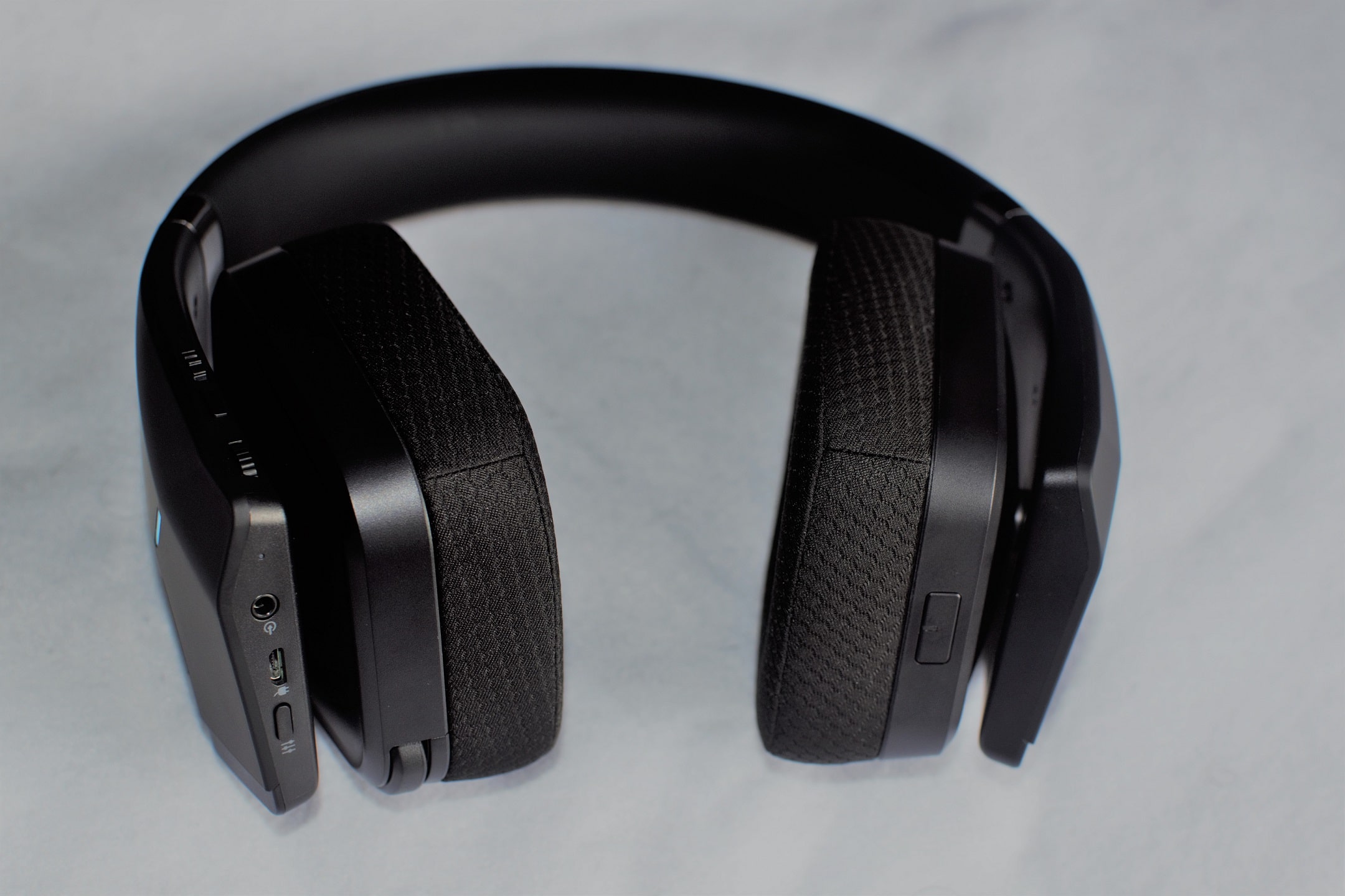 Alienware Wireless Gaming Headset AW988 - 3- Review-GamersRD