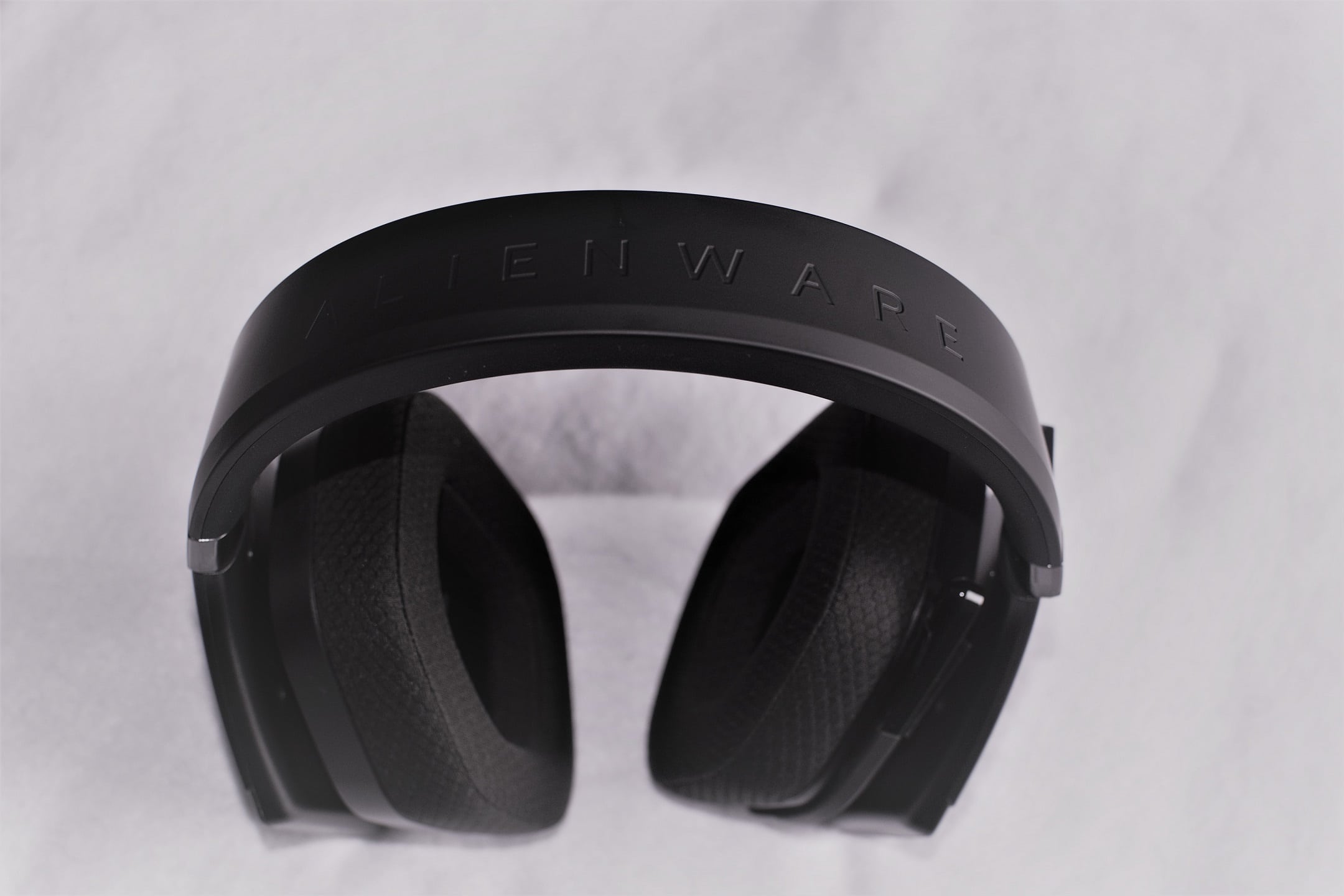 Alienware Wireless Gaming Headset AW988 - 4- Review-GamersRD