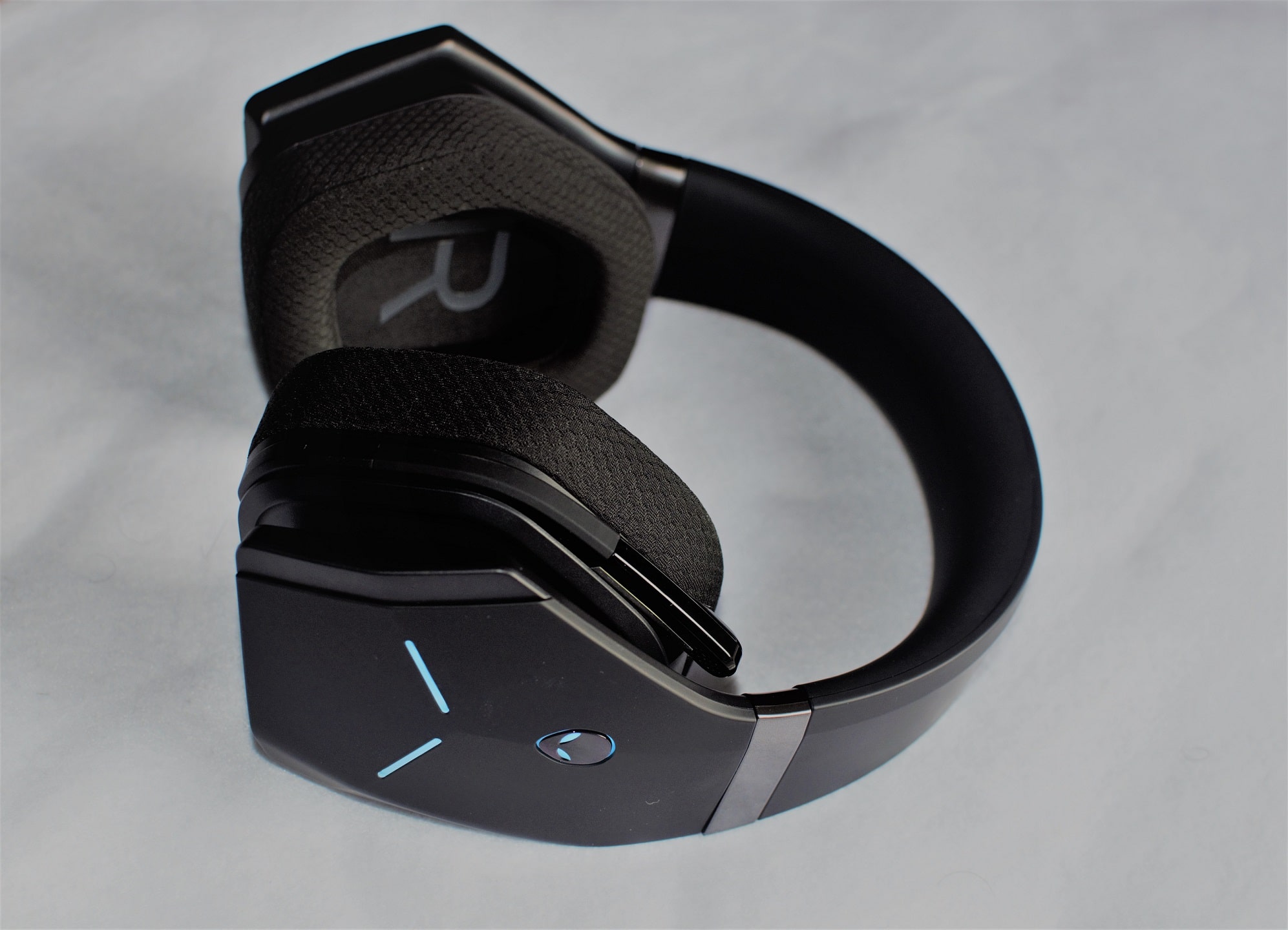 Alienware Wireless Gaming Headset AW988 - 5- Review-GamersRD