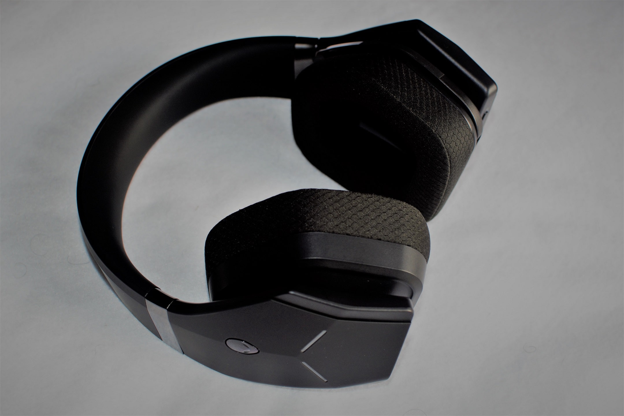 Alienware Wireless Gaming Headset AW988 - Review-GamersRD
