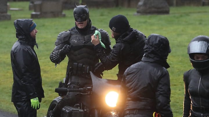 Imagenes de filmación de The Batman muestra nuevos detalles del traje1