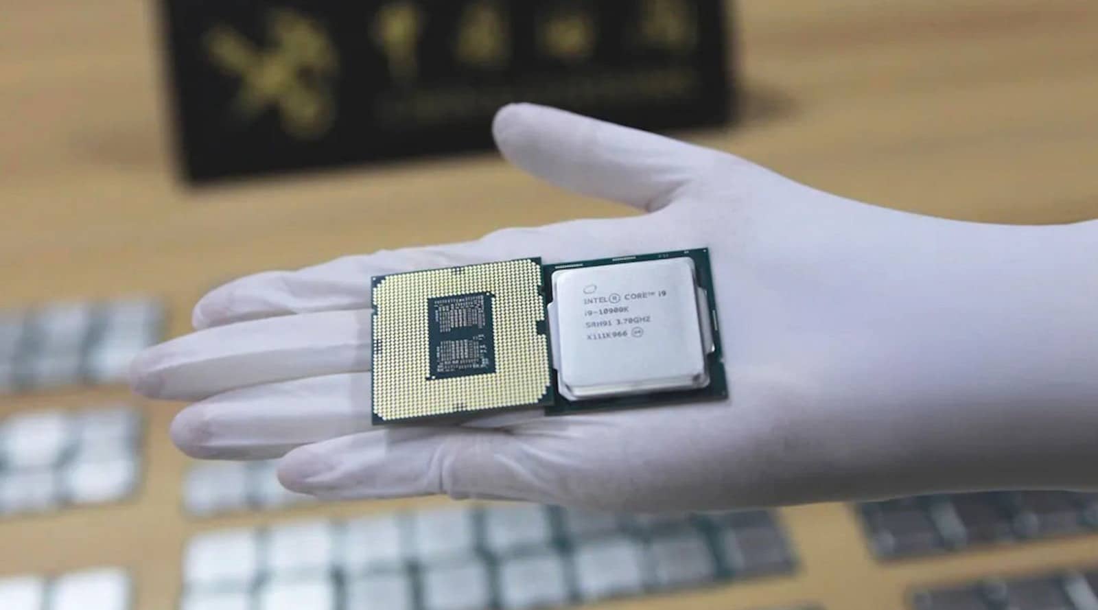 Contrabandistas son arrestados con 256 CPUs de Intel atados a su cuerpo