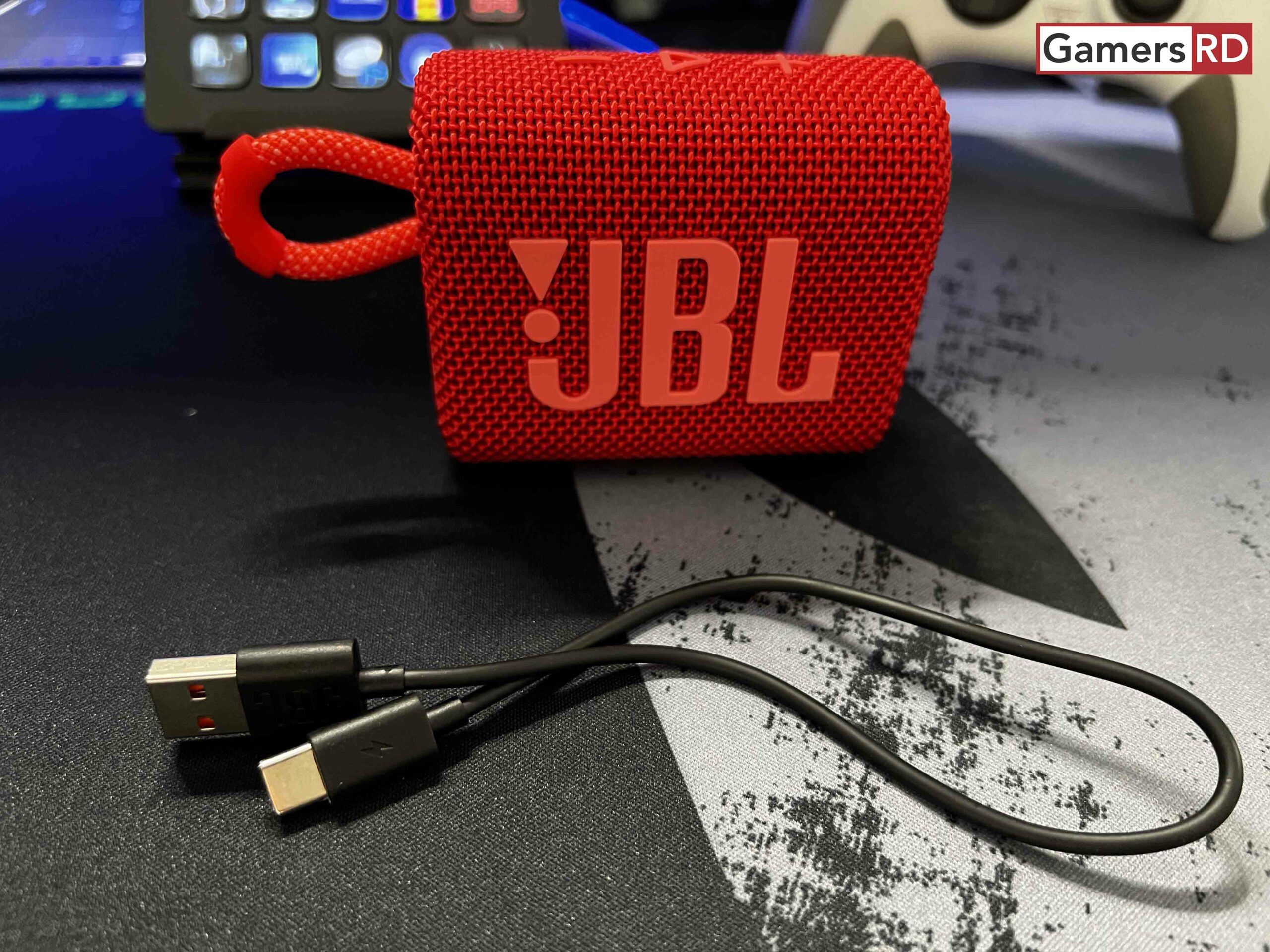 baja el precio del altavoz portátil superventas JBL GO 3