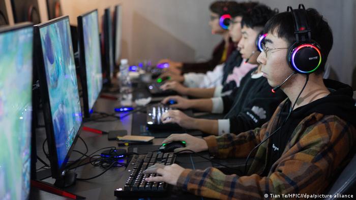 China prohíbe transmisión en vivo de videojuegos sin licencia