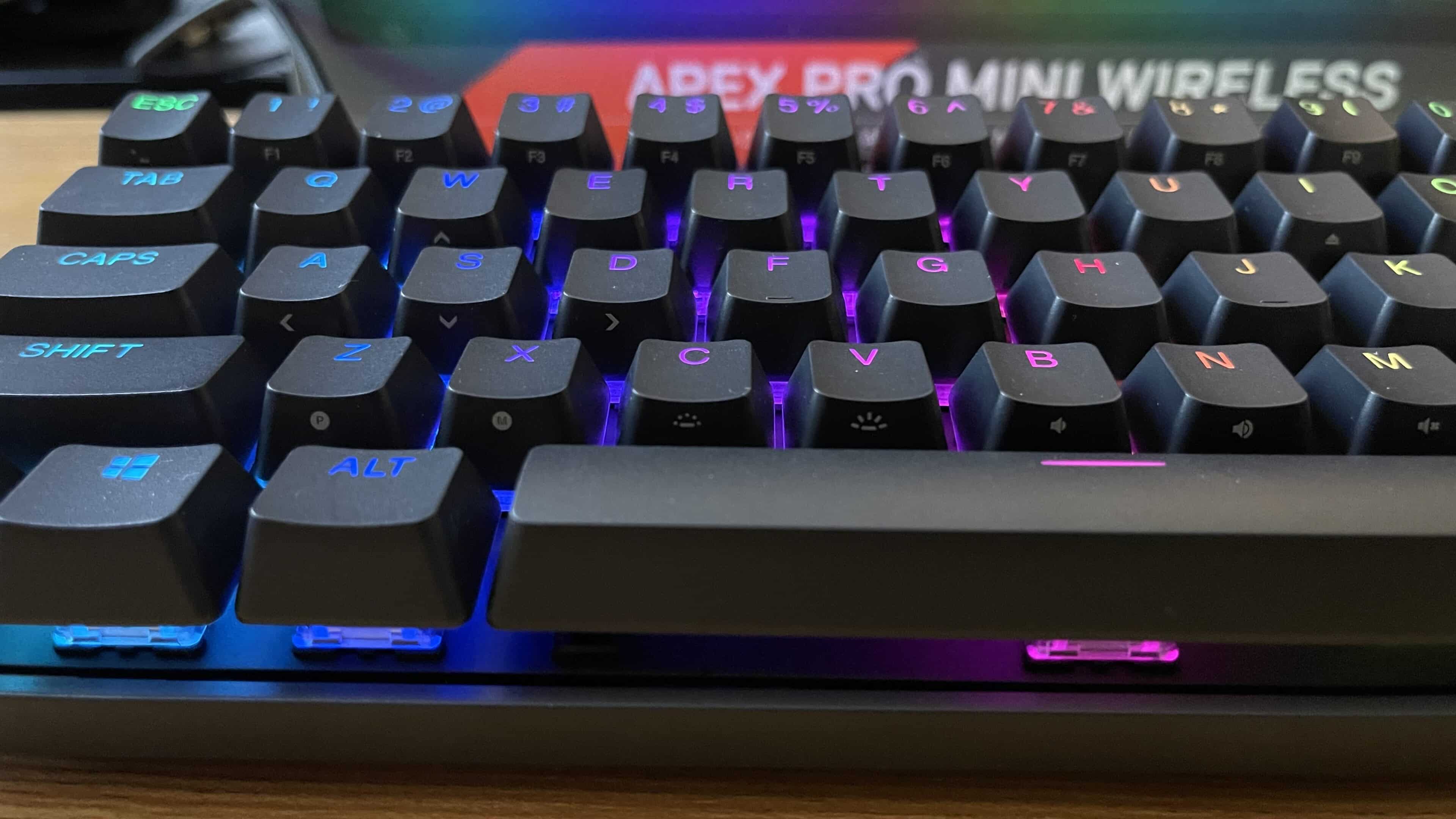 SteelSeries Apex Pro Mini Wireless Mechanical Keyboard Review GamersRD4