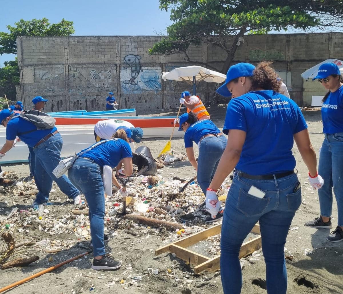 Voluntariado de Samsung en República Dominicana desarrolla jornada de limpieza en Playa Manresa, GamersRd