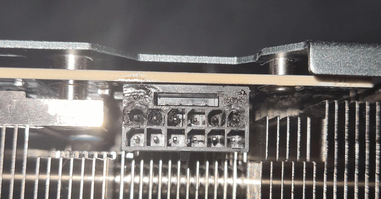 Se reportan RTX 4090 quemadas debido al nuevo conector de 16-pin