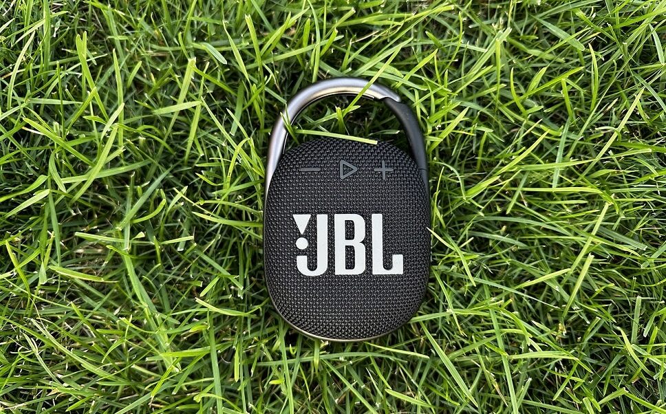 Revisión del altavoz portátil Bluetooth JBL Clip 4