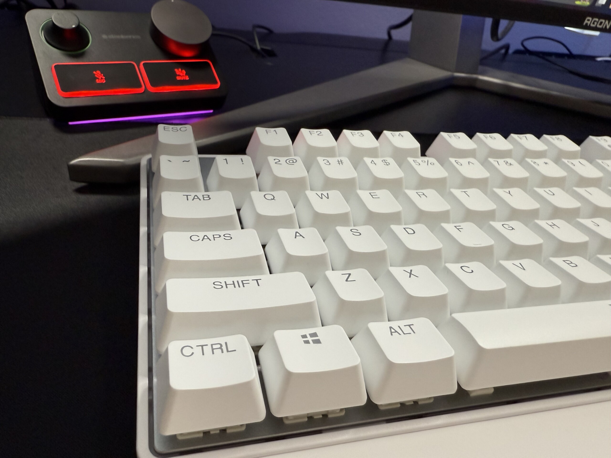 SteelSeries Apex Pro TKL White GamersRD Review12