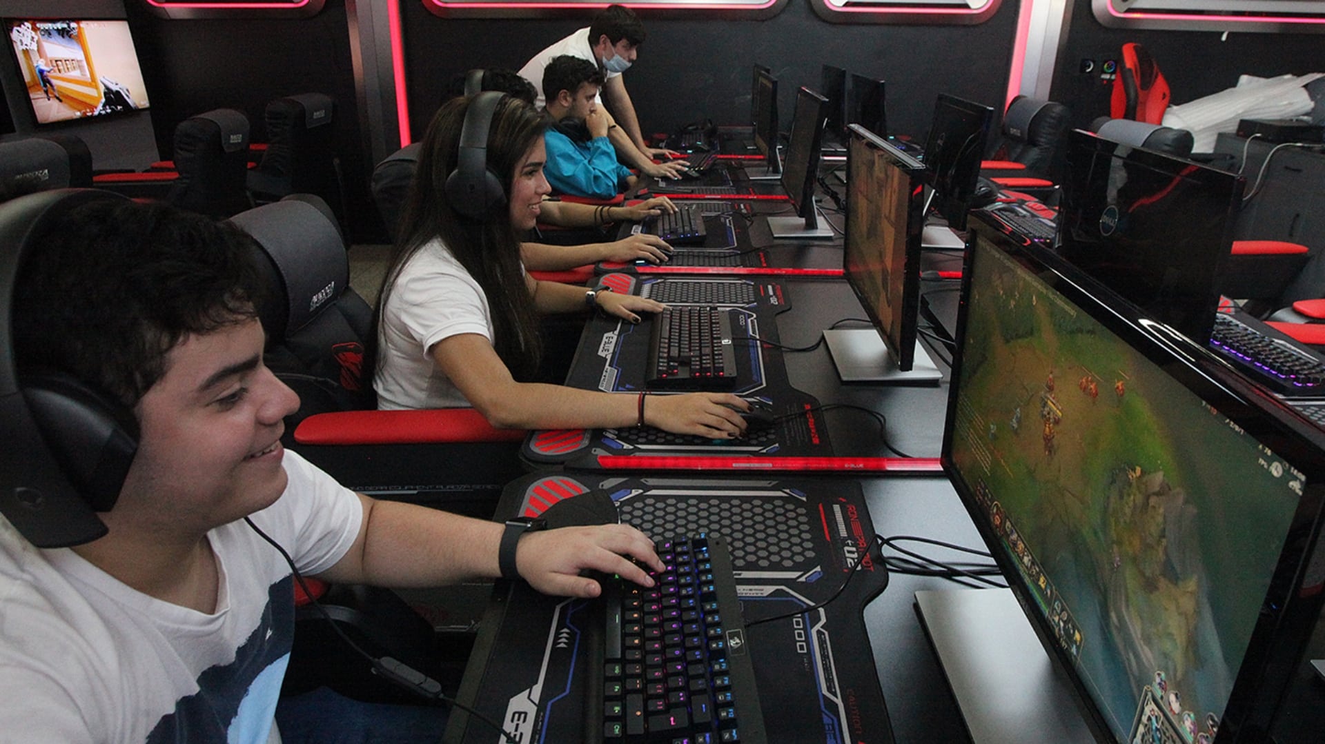 Academia E-Sports-UCAB-detalles-GamersRD (1)