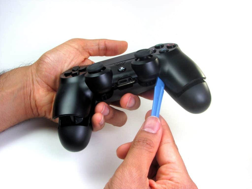 Cómo cambiar la batería del DualShock 4-3-GamersRD