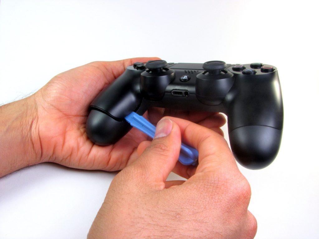 Cómo cambiar la batería del DualShock 4-GamersRD