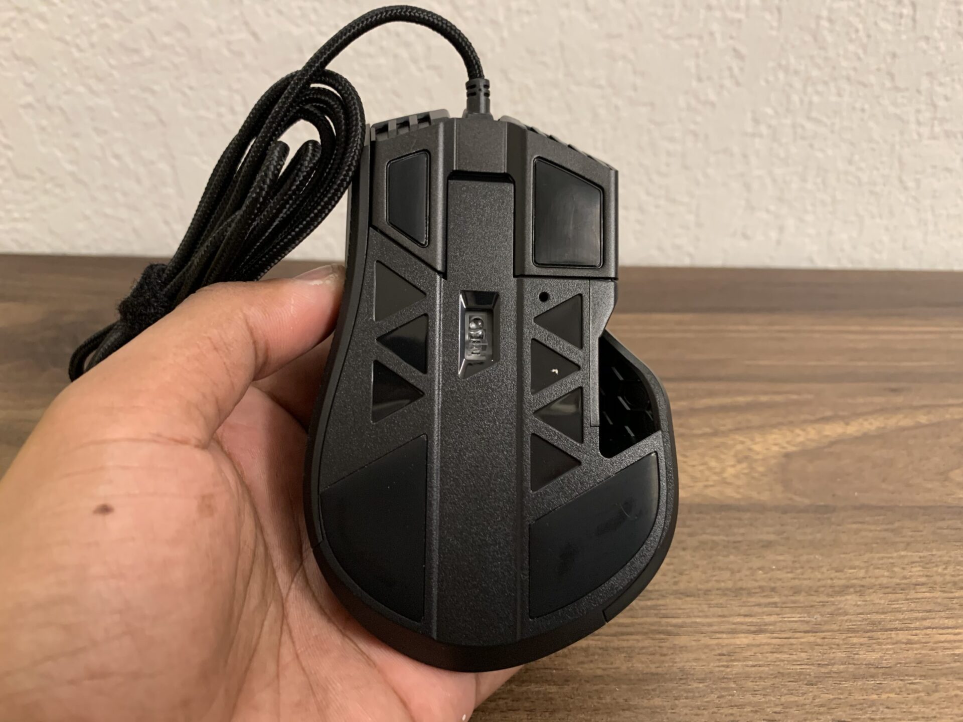 Corsair Ironclaw RGB Gaming Mouse Review GamersRD 2