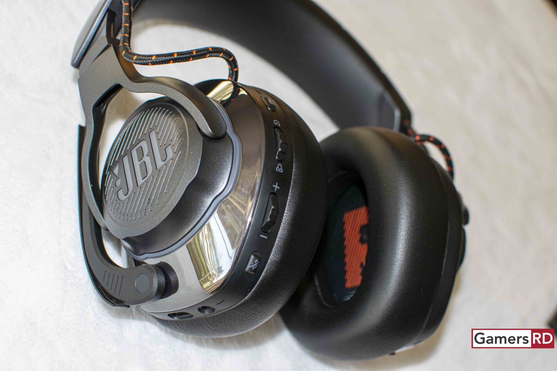 JBL Quantum 800 Wireless Headset Review, 4,GamersRD