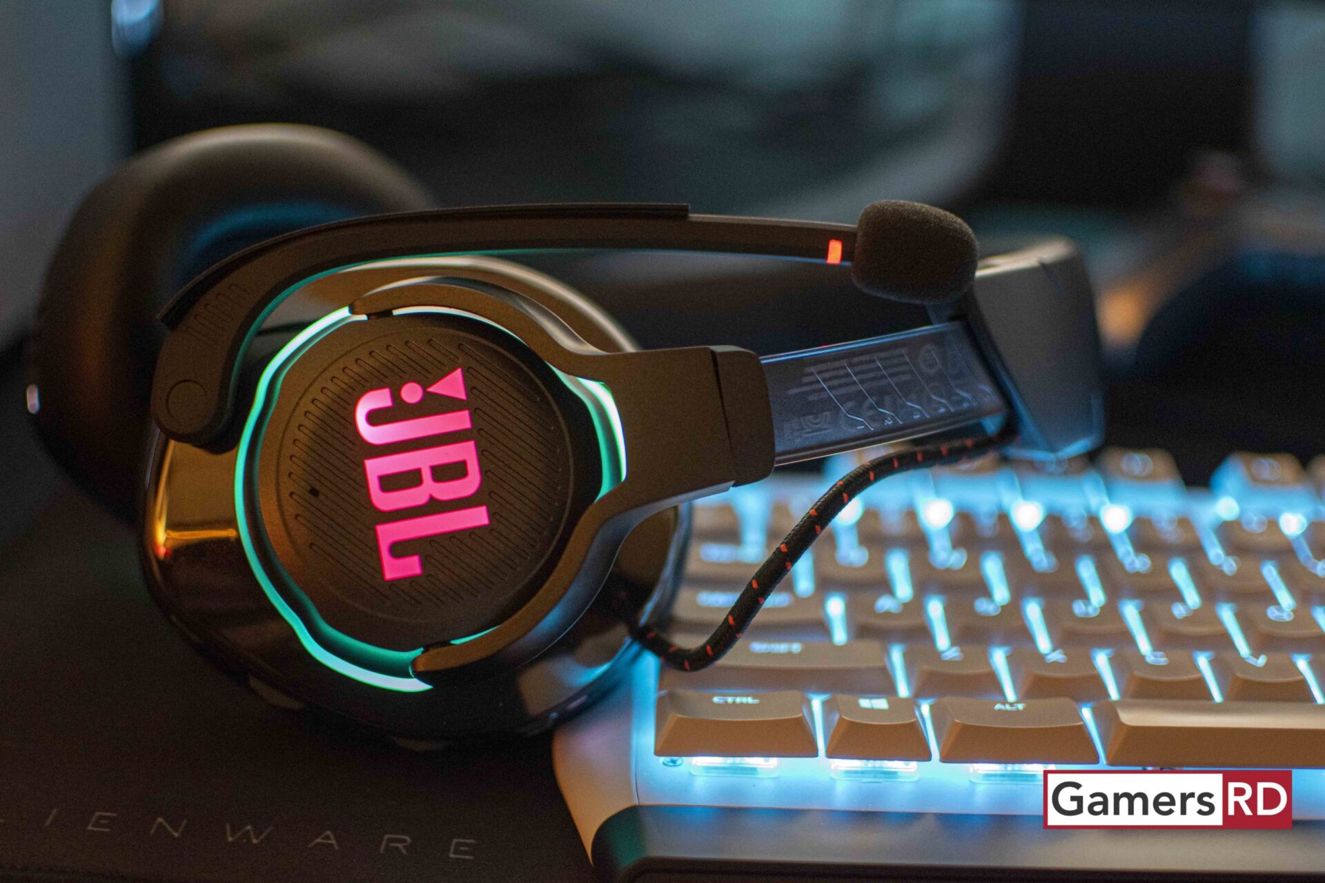 JBL Quantum 800 Wireless Headset Review, 7,GamersRD