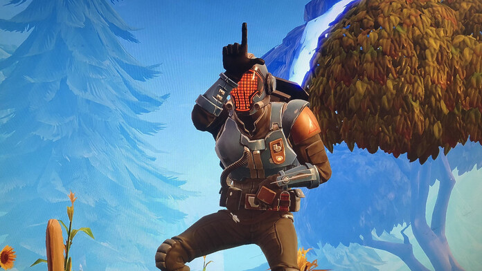 Epic Games banea a miles de jugadores de Fortnite por insultar en chat