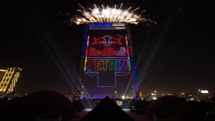 Red Bull crea el Tetris de más grande del mundo Red Bull crea el Tetris de más grande del mundo