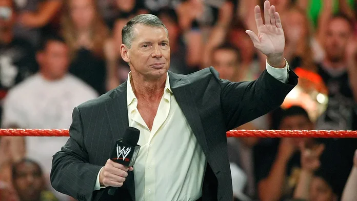 Vince McMahon planea recomprar la WWE junto con Arabia Saudita