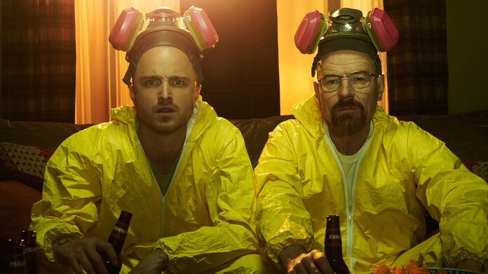 Breaking Bad encabeza la lista de las mejores series del New York Times Bryan Cranston caracterizado como Walter White en Breaking Bad, elegida la mejor serie desde 2000 por The New York Times