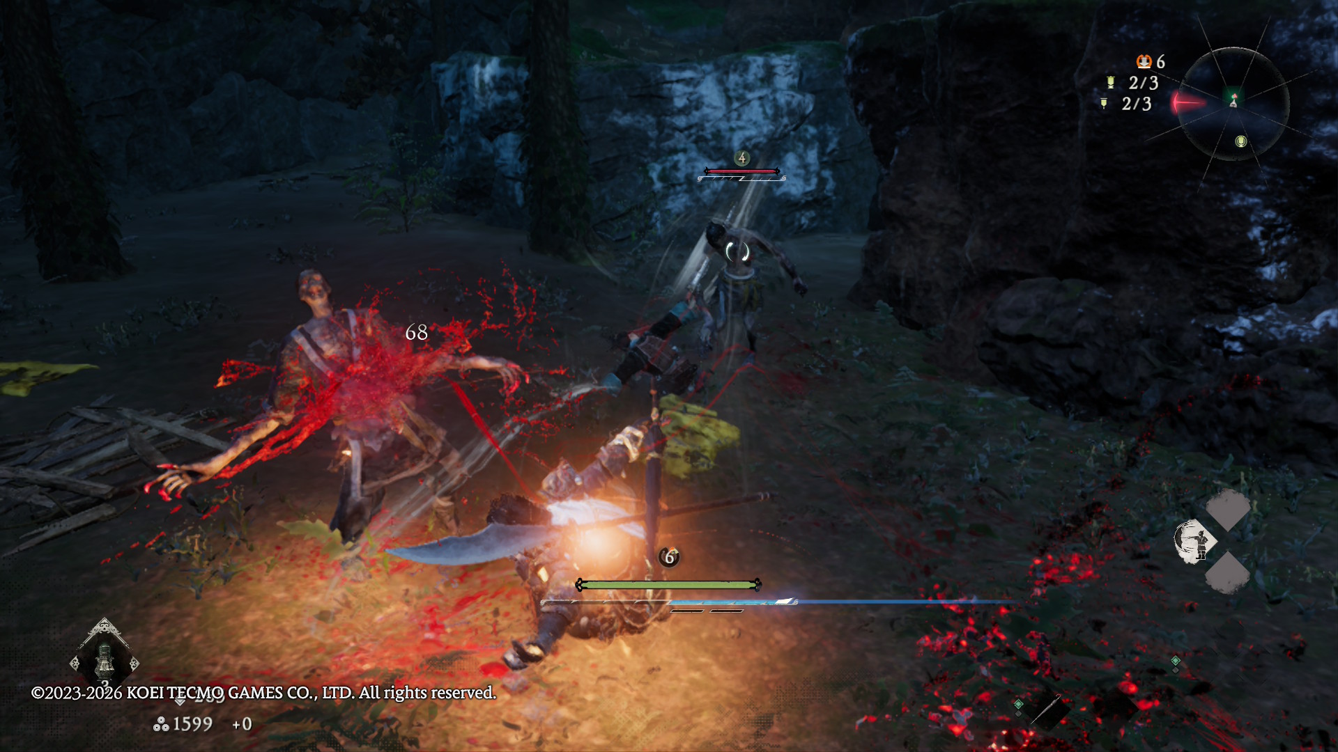 Protagonista ejecutando una maniobra de combate contra un enemigo en Wo Long: Fallen Dynasty
