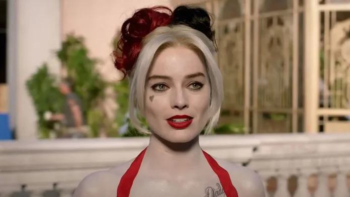 Margot Robbie caracterizada como Harley Quinn
